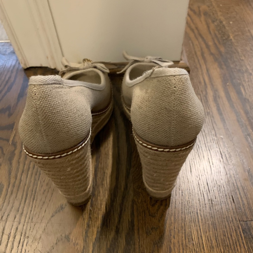 Tory Burch Wedges 8.5 - Picture 3 of 6
